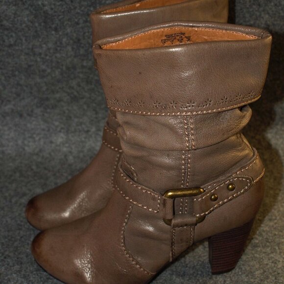 Fossil Women’s Brown Leather Ankle Boots – Size 7 | Buckle Strap | Pre-Owned - Picture 4 of 13